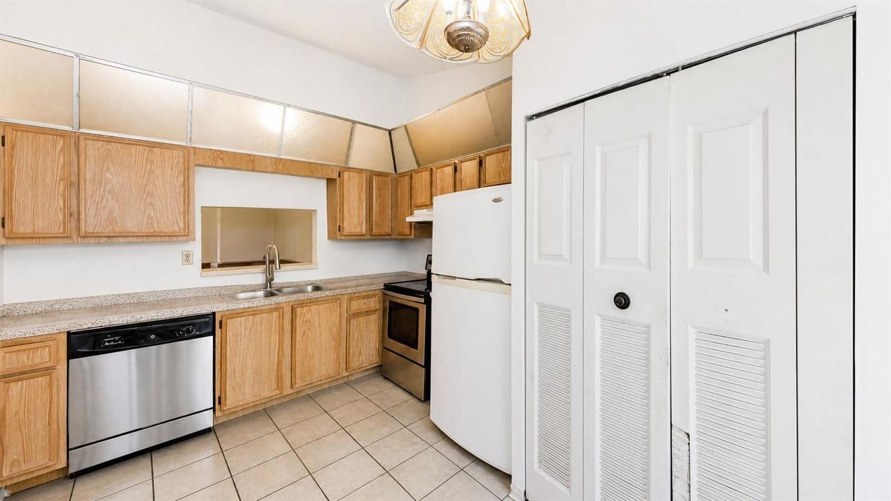 05_10880_NW_45th_St_Other_16x9
