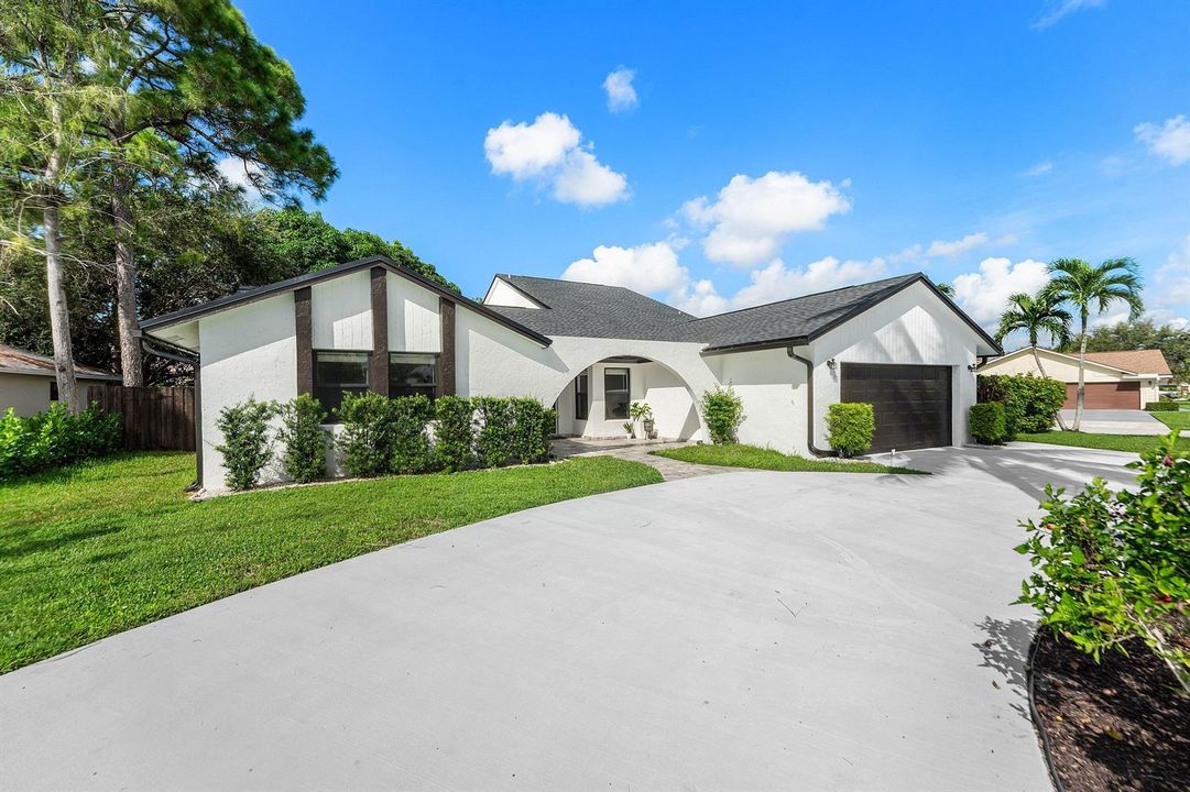 002-13645ExoticaLane-Wellington-FL-33414