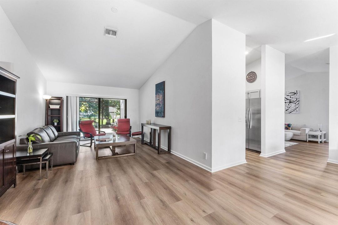 007-13645ExoticaLane-Wellington-FL-33414