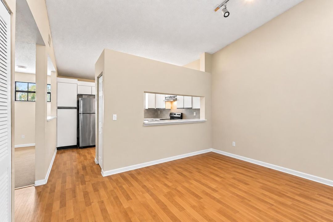 906 Congrssional way