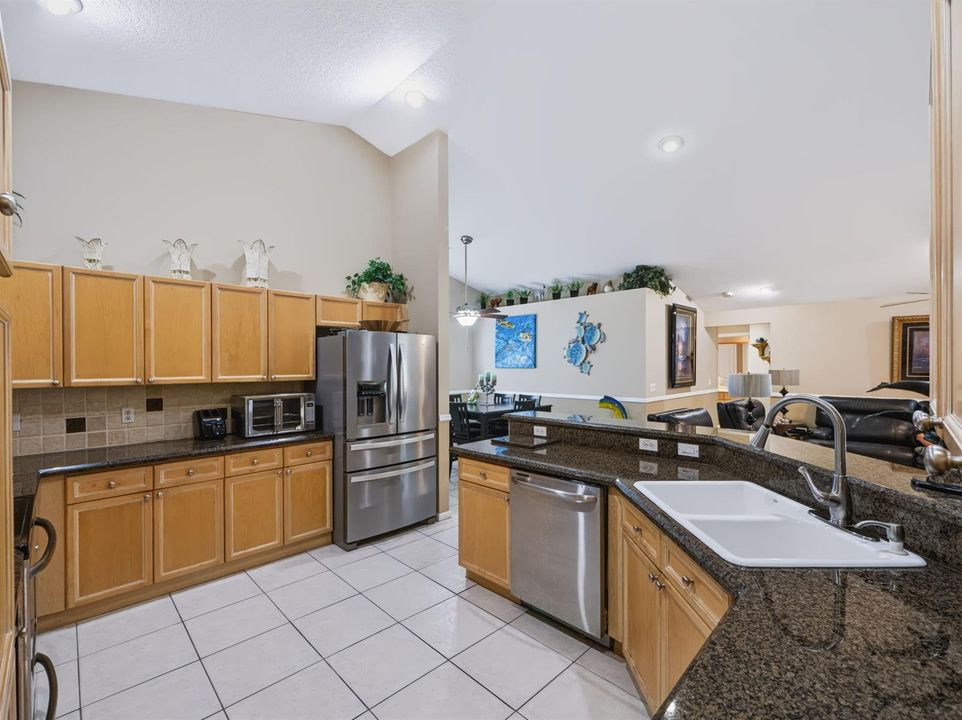 15-web-or-mls-6001-wedgewood-village-cir
