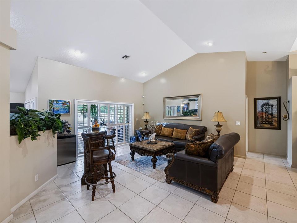 18-web-or-mls-6001-wedgewood-village-cir