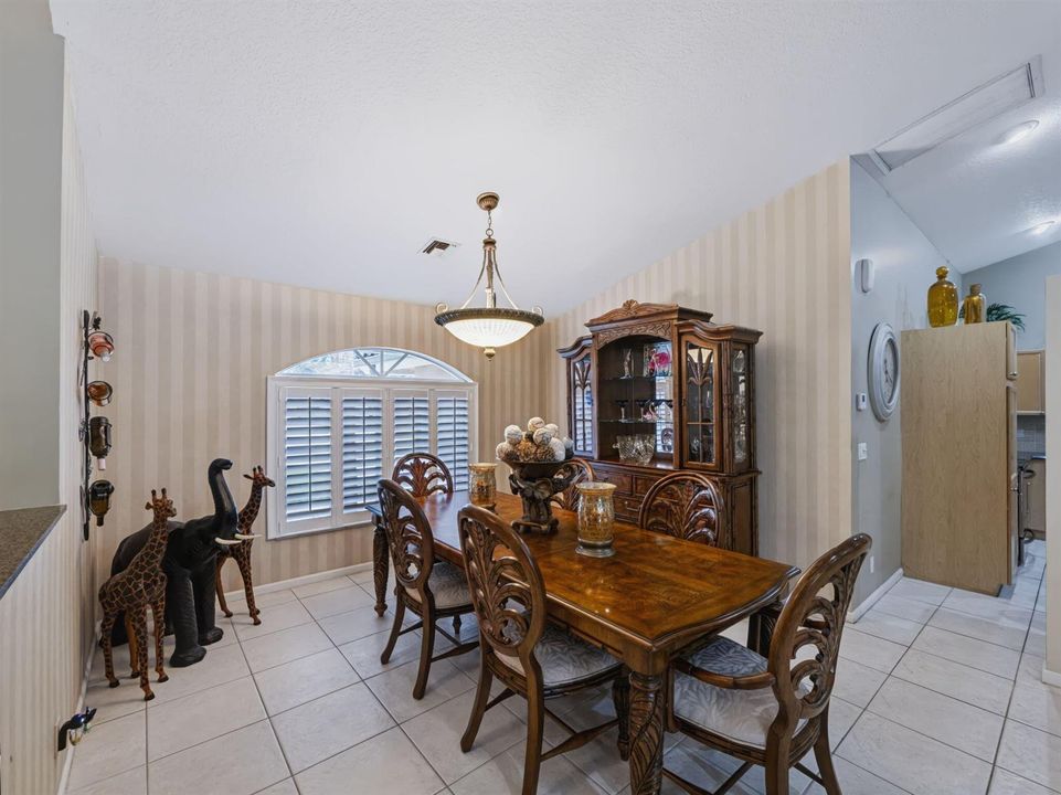 17-web-or-mls-6001-wedgewood-village-cir