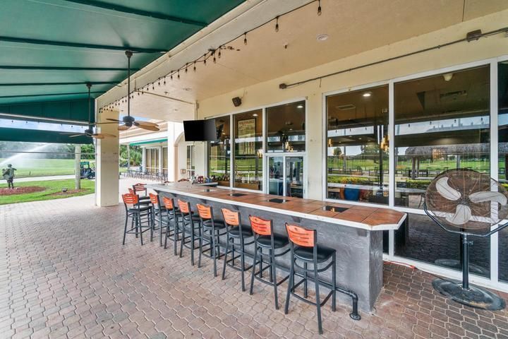 restaurant 2