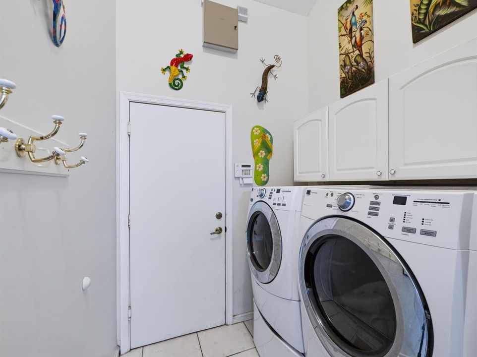 12-web-or-mls-6001-wedgewood-village-cir