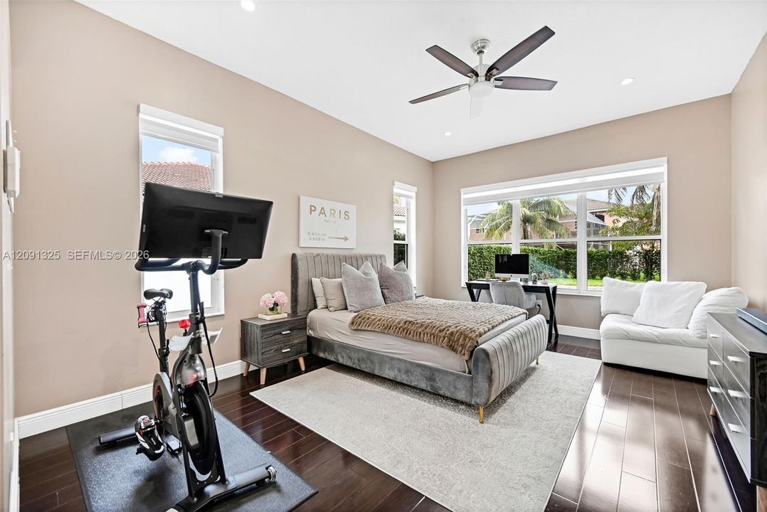 For Sale: $950,000 (4 beds, 2 baths, 2470 Square Feet)