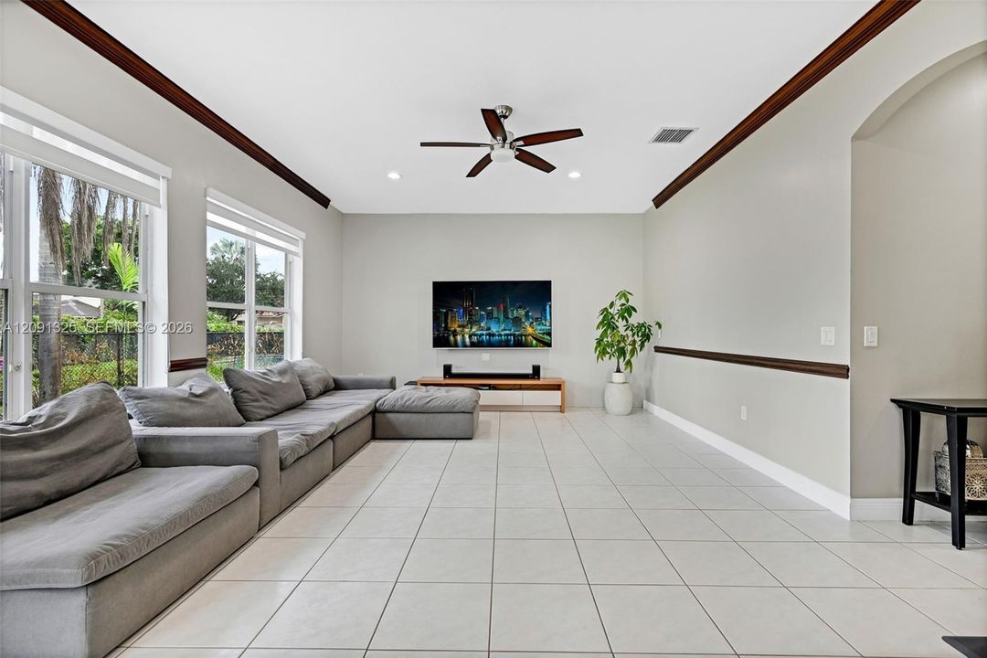 For Sale: $950,000 (4 beds, 2 baths, 2470 Square Feet)