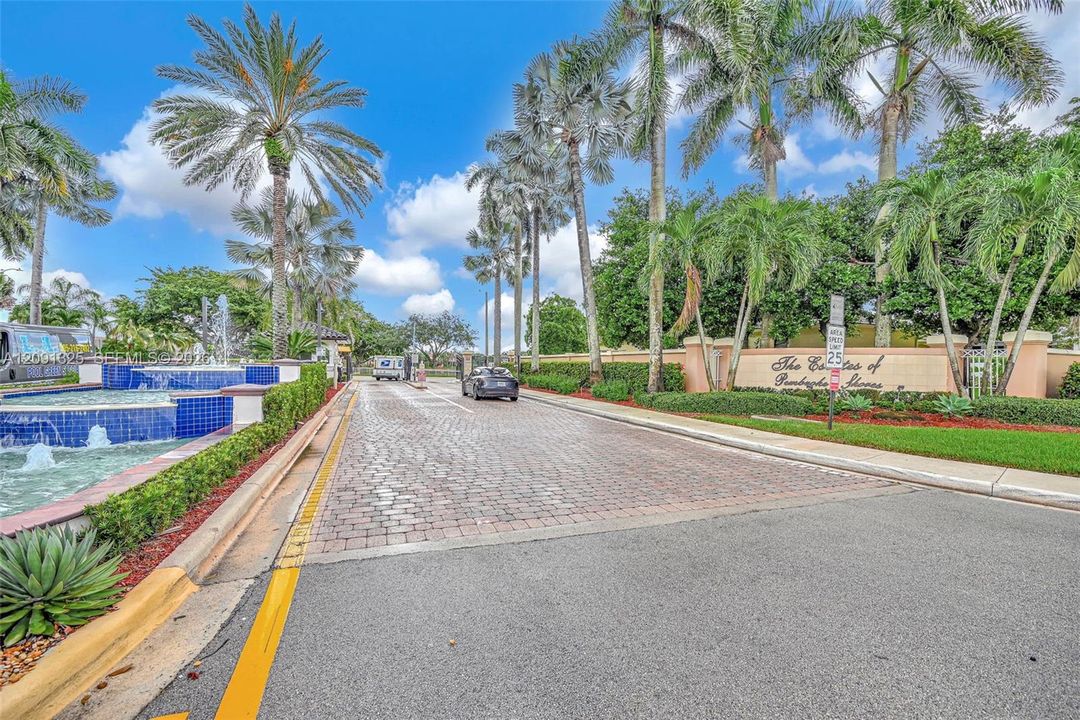 For Sale: $950,000 (4 beds, 2 baths, 2470 Square Feet)