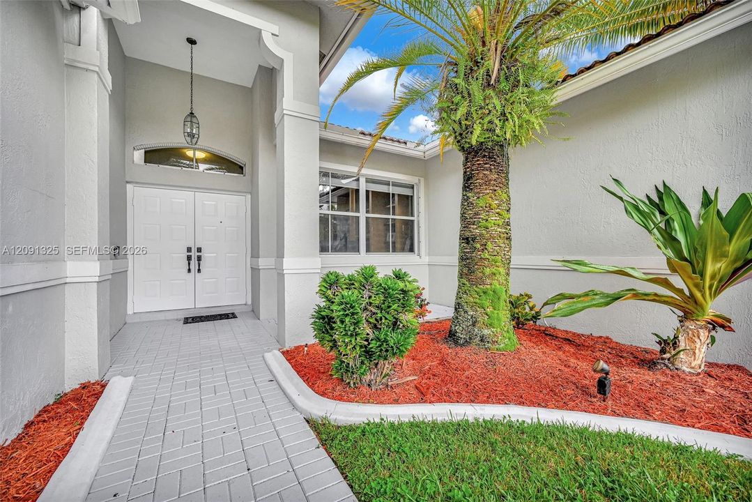 For Sale: $950,000 (4 beds, 2 baths, 2470 Square Feet)