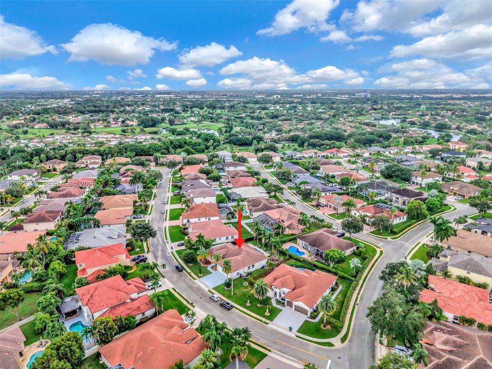 For Sale: $950,000 (4 beds, 2 baths, 2470 Square Feet)