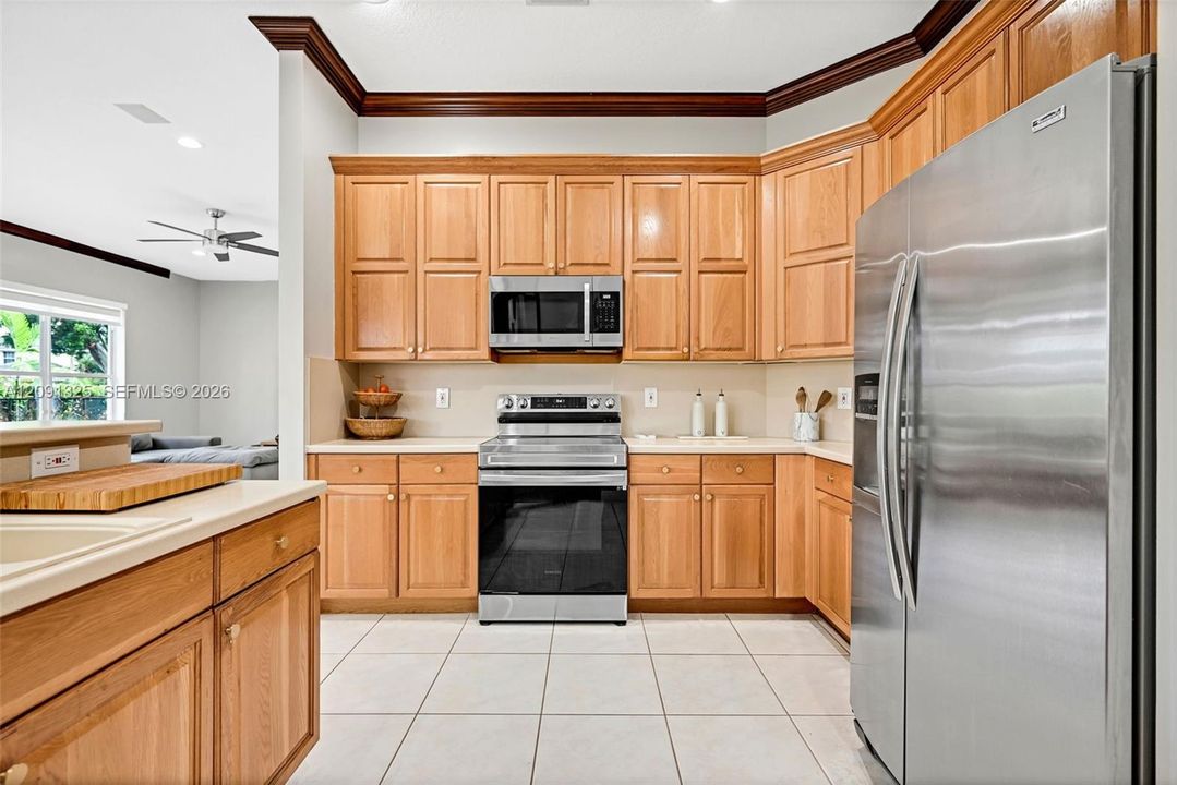 For Sale: $950,000 (4 beds, 2 baths, 2470 Square Feet)