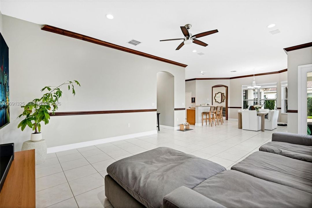 For Sale: $950,000 (4 beds, 2 baths, 2470 Square Feet)