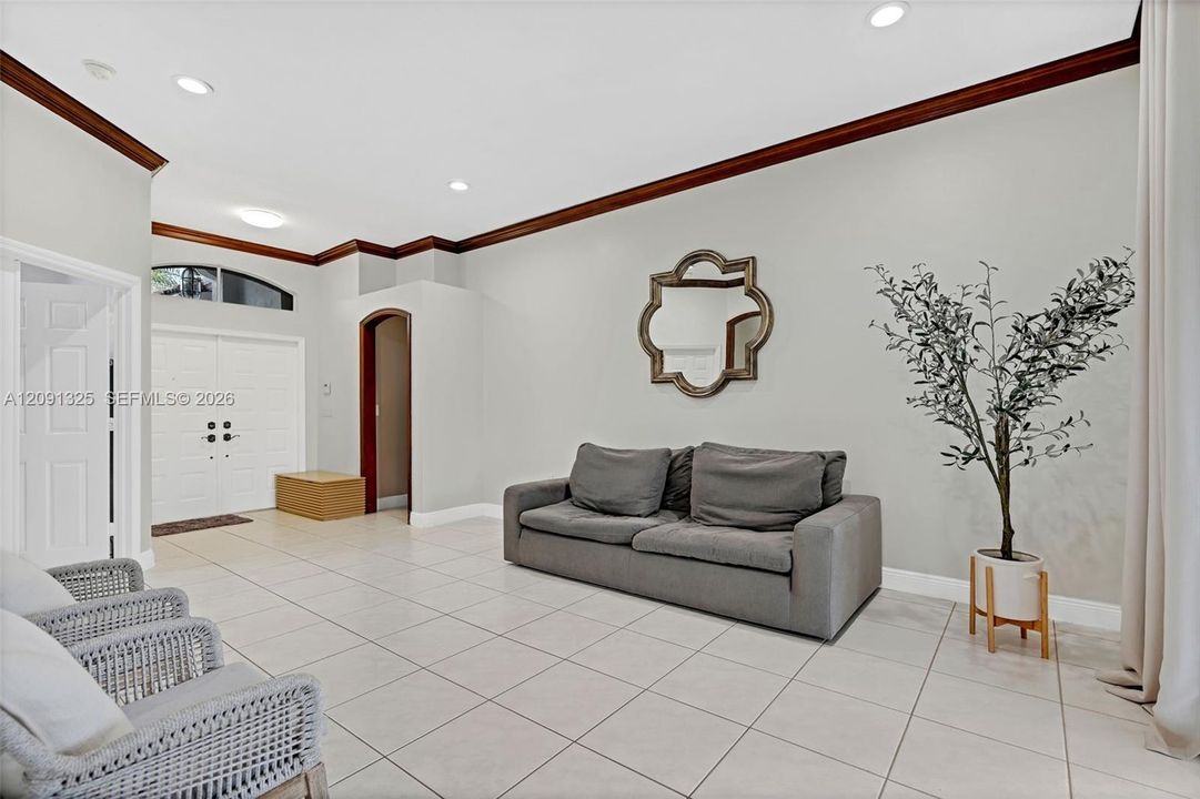 For Sale: $950,000 (4 beds, 2 baths, 2470 Square Feet)