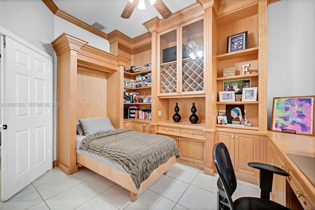 For Sale: $950,000 (4 beds, 2 baths, 2470 Square Feet)
