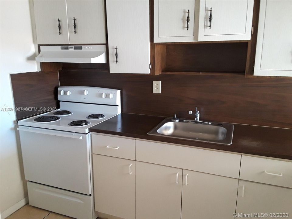 В аренду: $1,850 (2 спален, 2 ванн, 880 Квадратных фут)