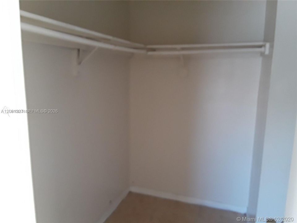 В аренду: $1,850 (2 спален, 2 ванн, 880 Квадратных фут)