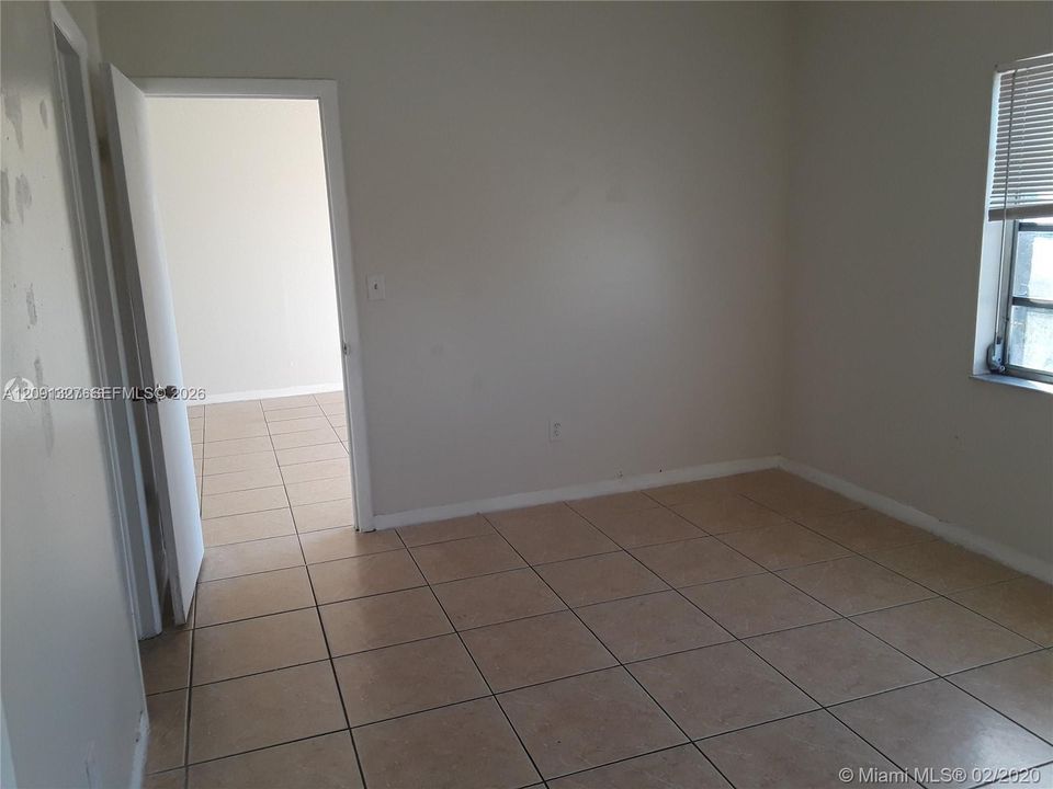 В аренду: $1,850 (2 спален, 2 ванн, 880 Квадратных фут)