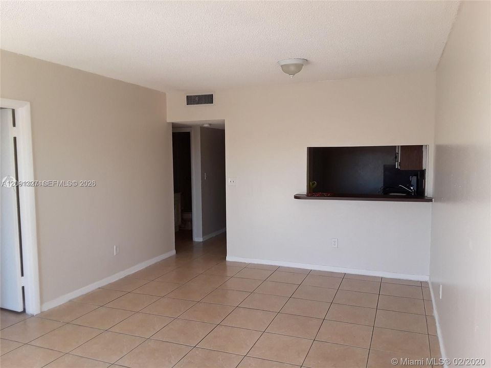 В аренду: $1,850 (2 спален, 2 ванн, 880 Квадратных фут)
