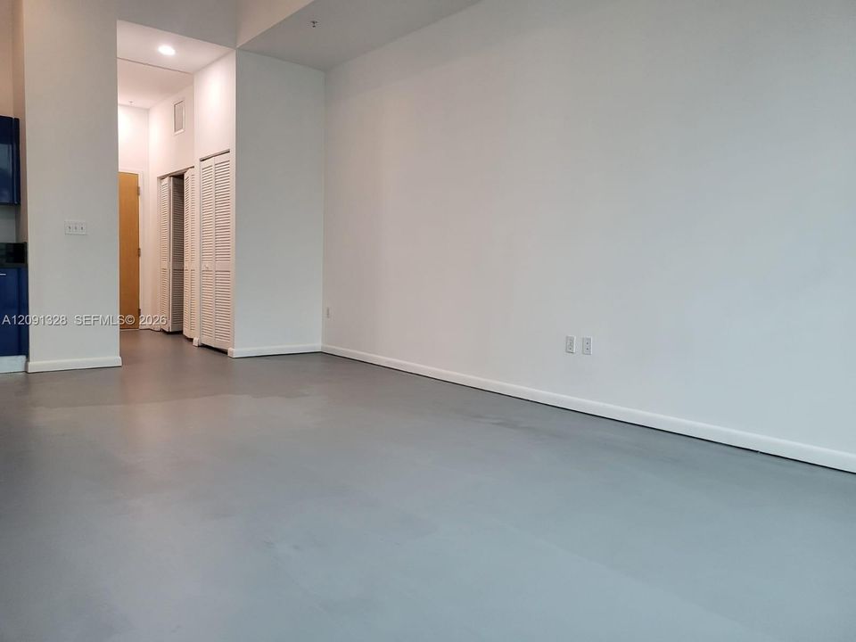 For Sale: $240,000 (0 beds, 1 baths, 506 Square Feet)