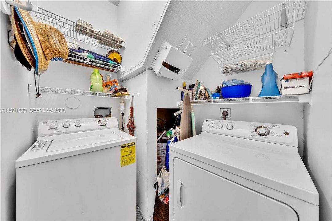For Sale: $450,000 (4 beds, 2 baths, 1541 Square Feet)
