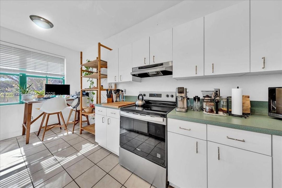 For Sale: $450,000 (4 beds, 2 baths, 1541 Square Feet)