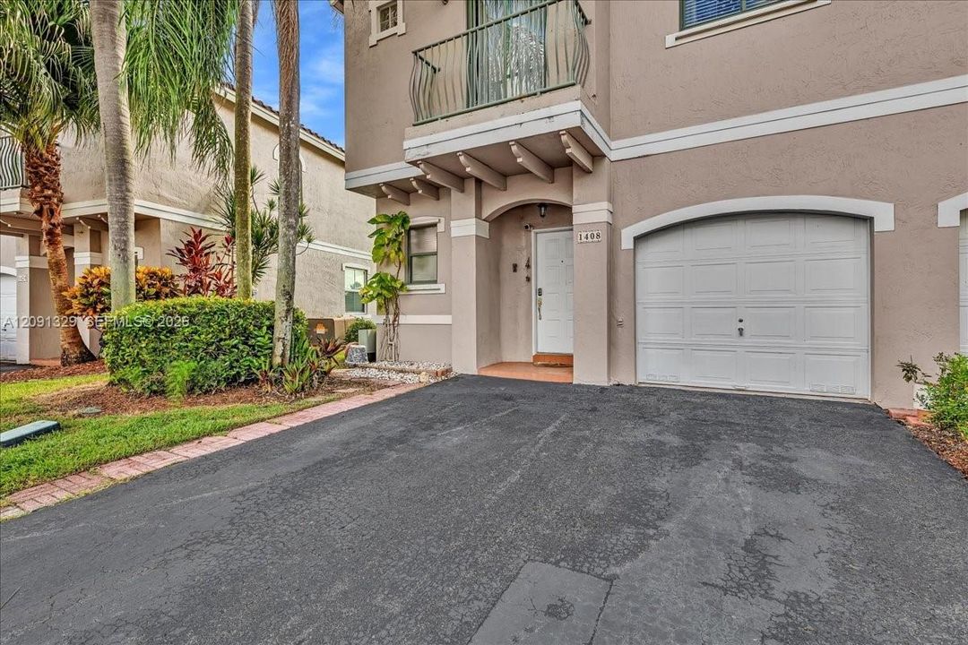 For Sale: $450,000 (4 beds, 2 baths, 1541 Square Feet)