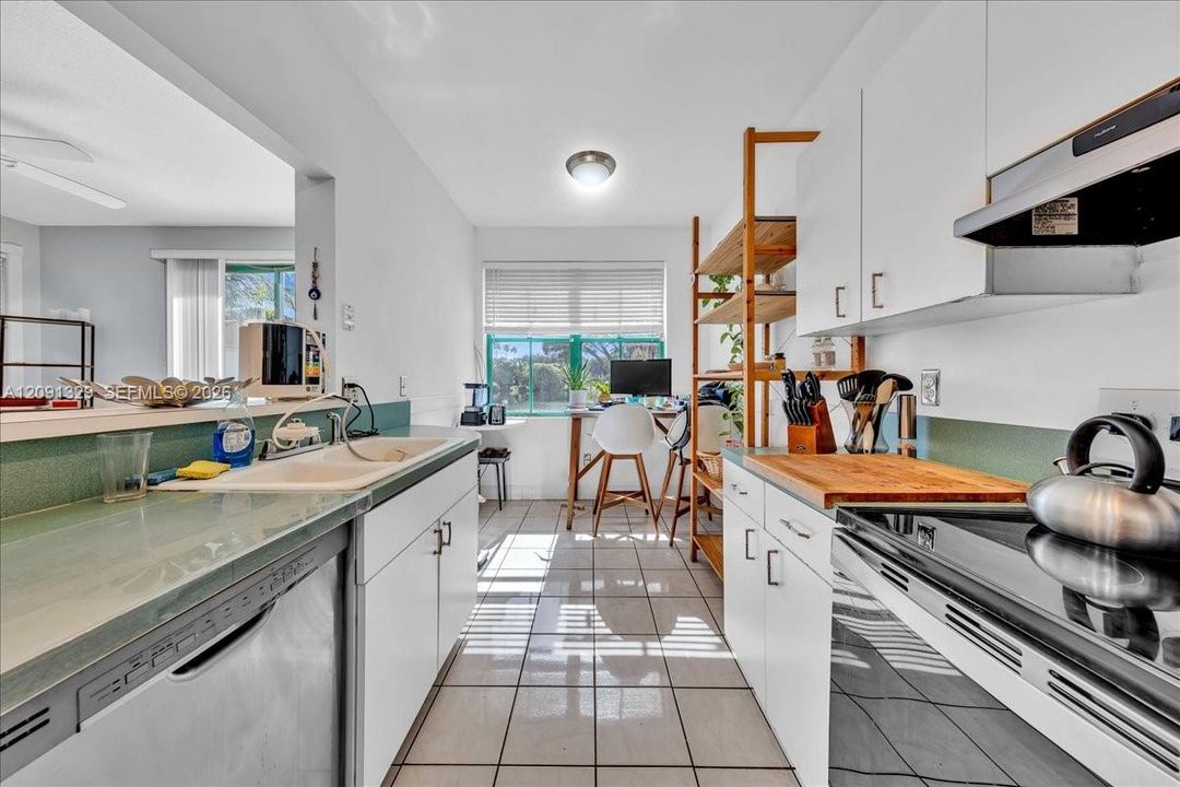For Sale: $450,000 (4 beds, 2 baths, 1541 Square Feet)