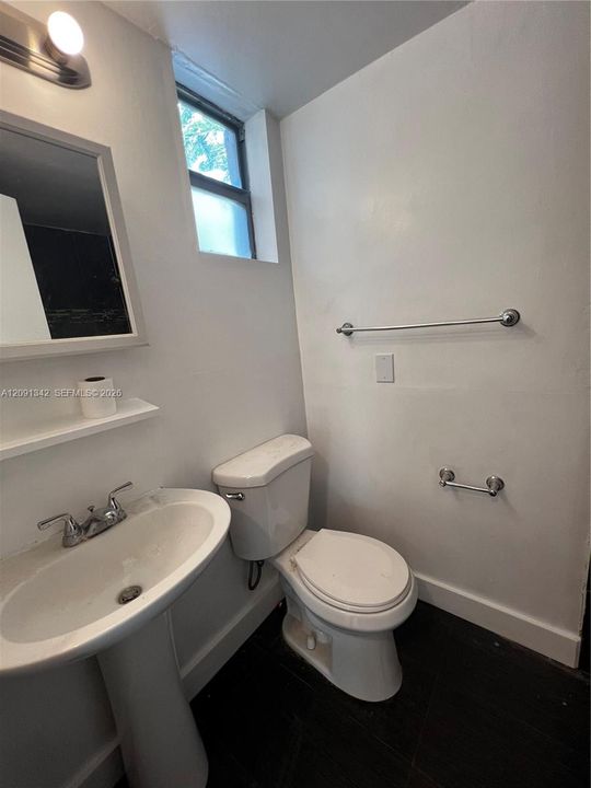 В аренду: $2,200 (1 спален, 1 ванн, 650 Квадратных фут)