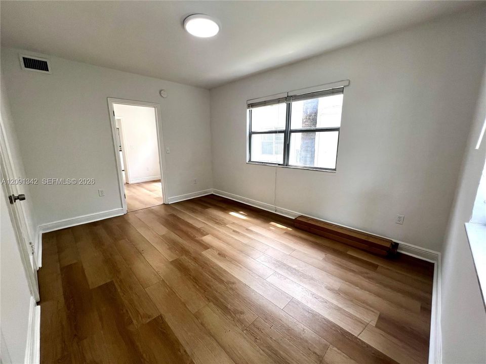 В аренду: $2,200 (1 спален, 1 ванн, 650 Квадратных фут)