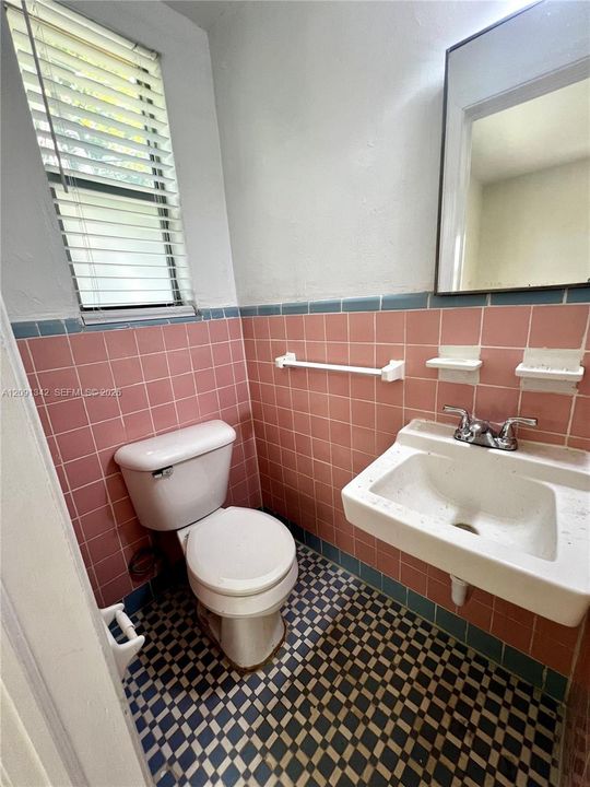 В аренду: $2,200 (1 спален, 1 ванн, 650 Квадратных фут)