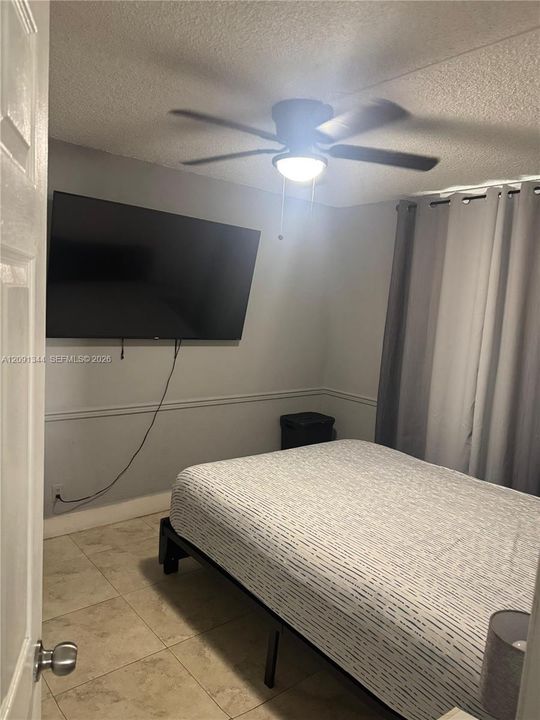 For Sale: $235,000 (2 beds, 1 baths, 774 Square Feet)