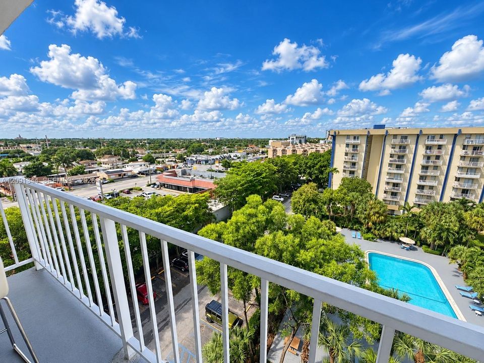 For Sale: $235,000 (2 beds, 1 baths, 774 Square Feet)