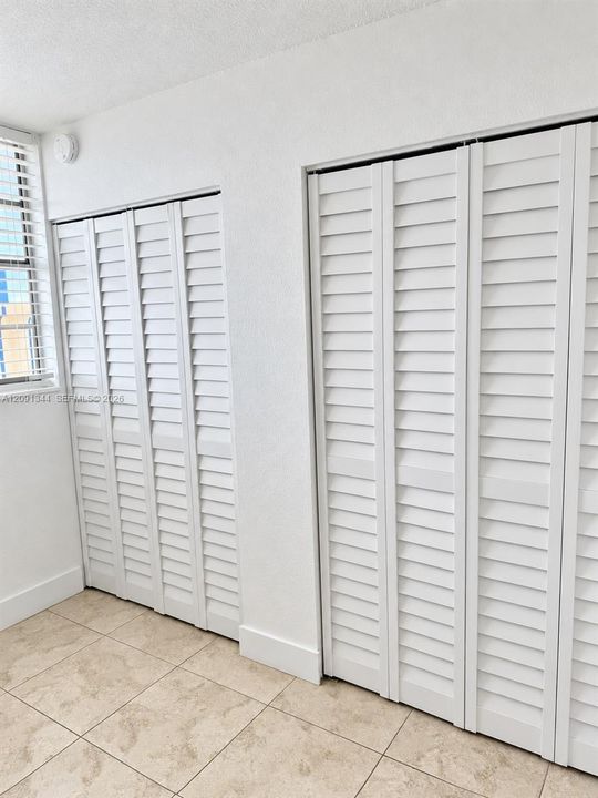 For Sale: $235,000 (2 beds, 1 baths, 774 Square Feet)