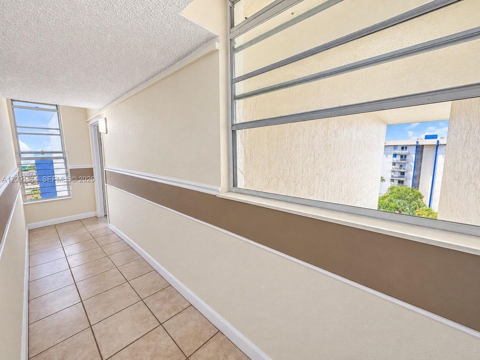 For Sale: $235,000 (2 beds, 1 baths, 774 Square Feet)