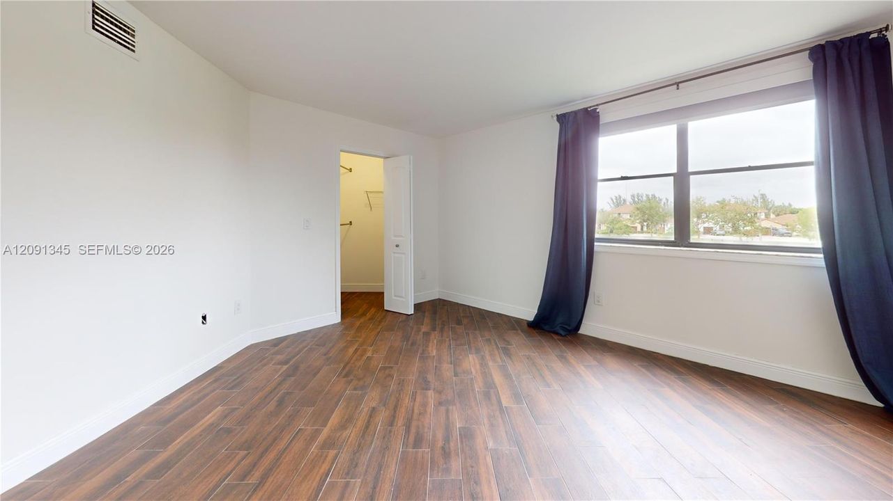 For Rent: $2,450 (2 beds, 2 baths, 1000 Square Feet)
