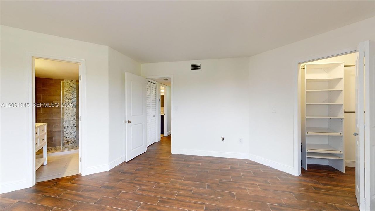 For Rent: $2,450 (2 beds, 2 baths, 1000 Square Feet)