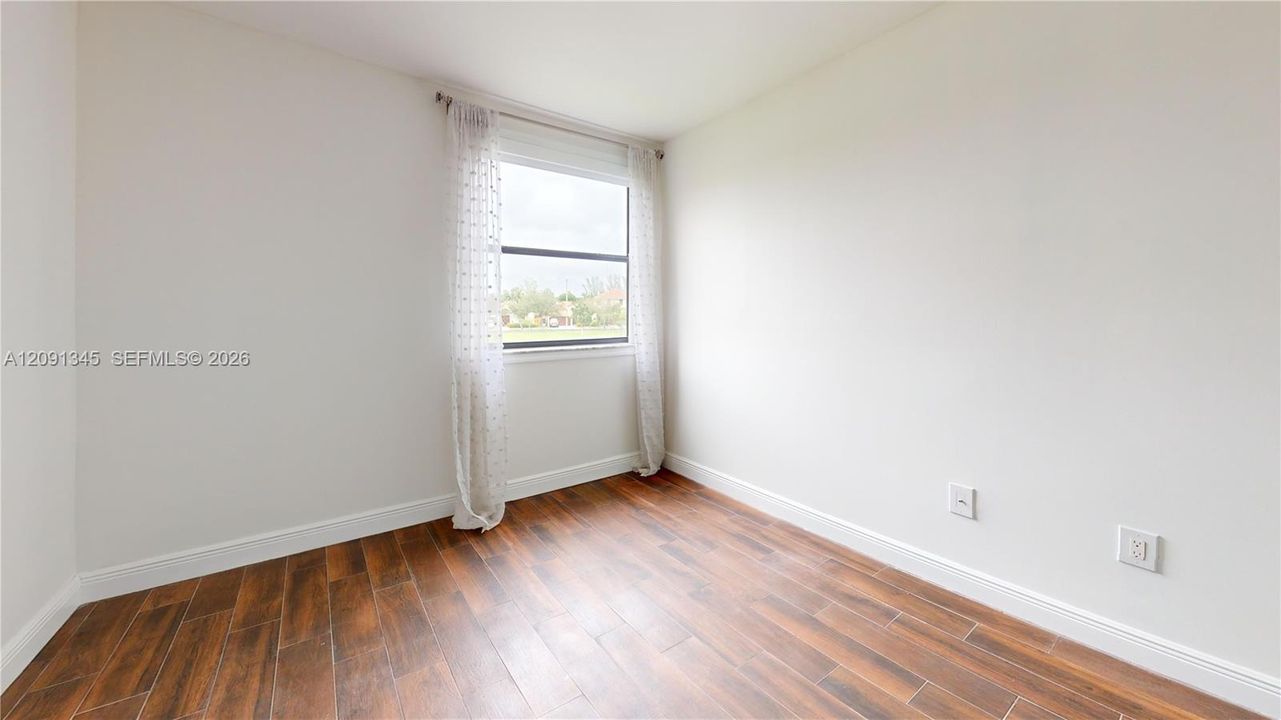 For Rent: $2,450 (2 beds, 2 baths, 1000 Square Feet)