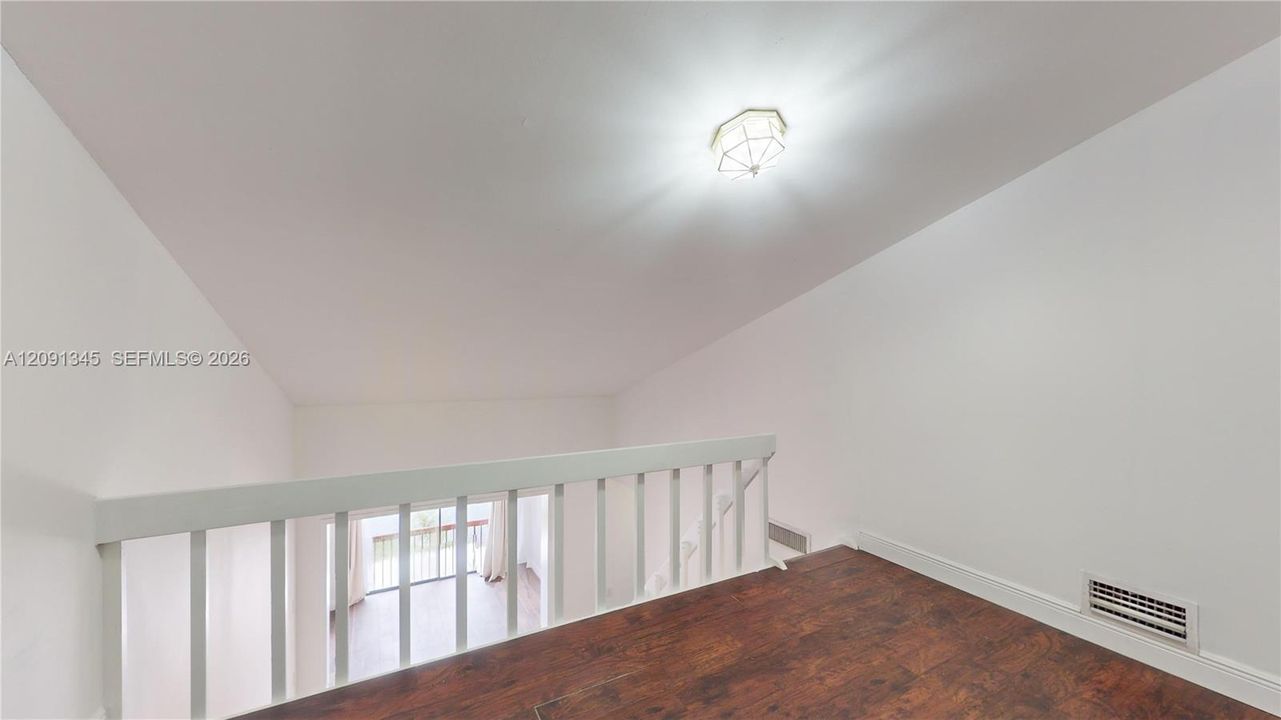 For Rent: $2,450 (2 beds, 2 baths, 1000 Square Feet)
