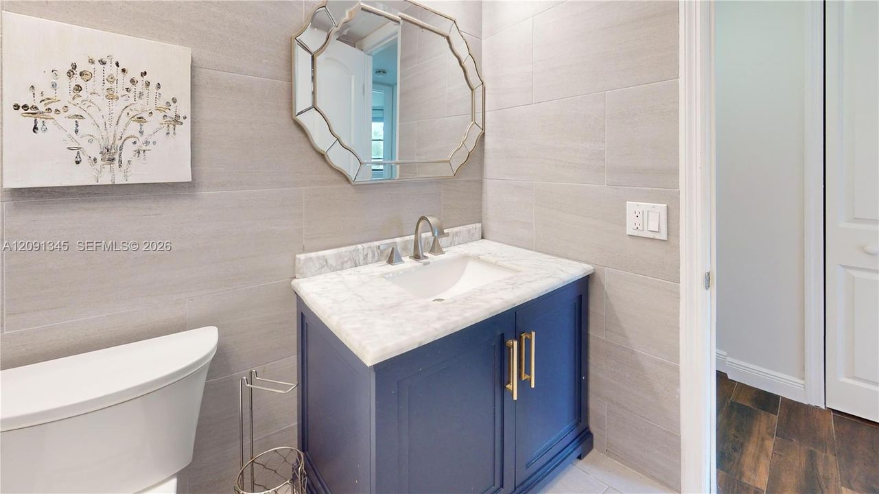 For Rent: $2,450 (2 beds, 2 baths, 1000 Square Feet)