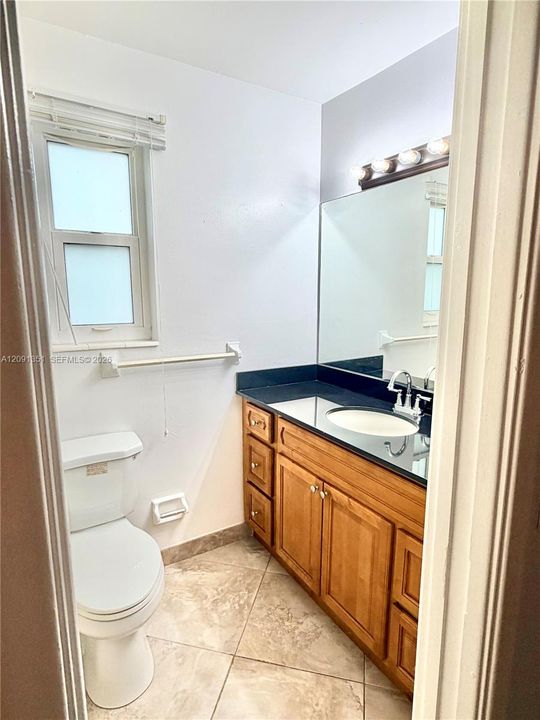 For Rent: $2,700 (2 beds, 1 baths, 1080 Square Feet)
