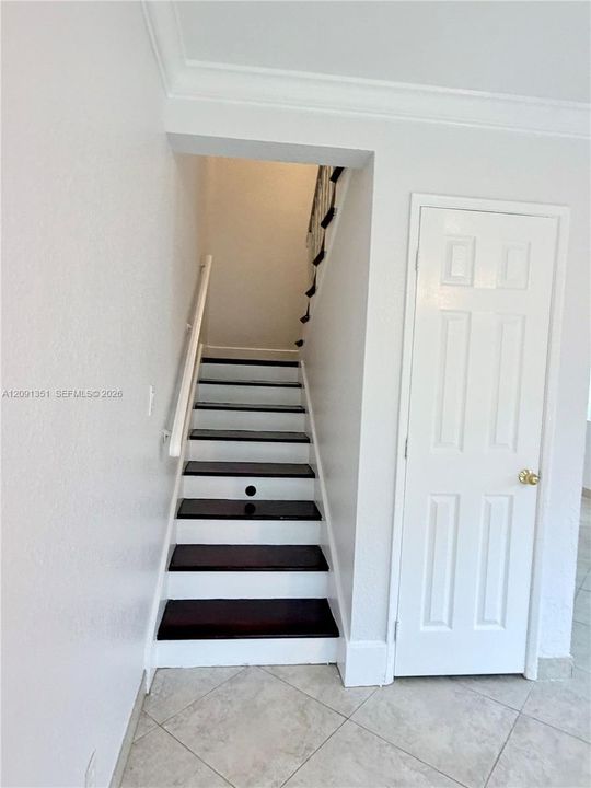 For Rent: $2,700 (2 beds, 1 baths, 1080 Square Feet)
