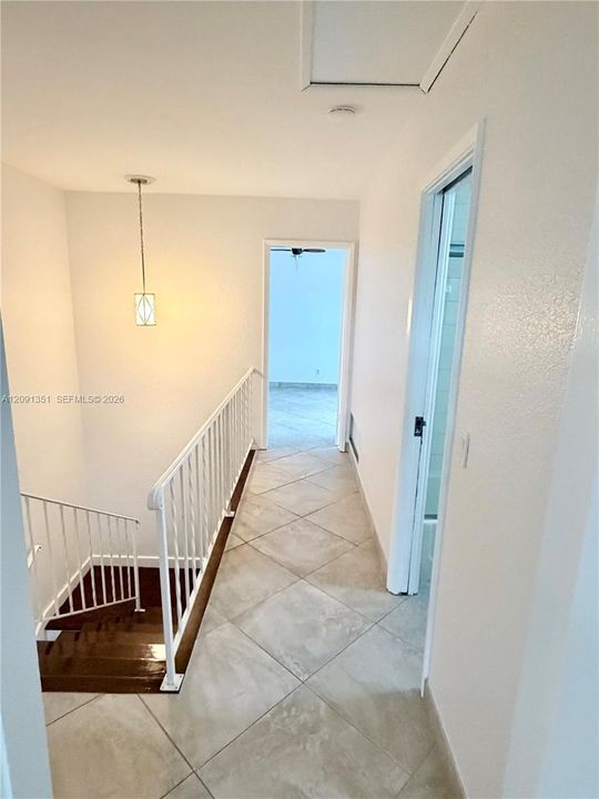 For Rent: $2,700 (2 beds, 1 baths, 1080 Square Feet)