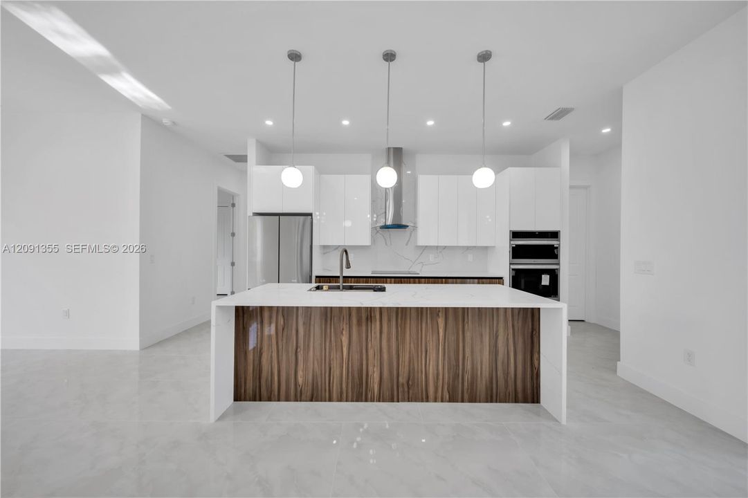 На продажу: $355,000 (3 спален, 2 ванн, 0 Квадратных фут)
