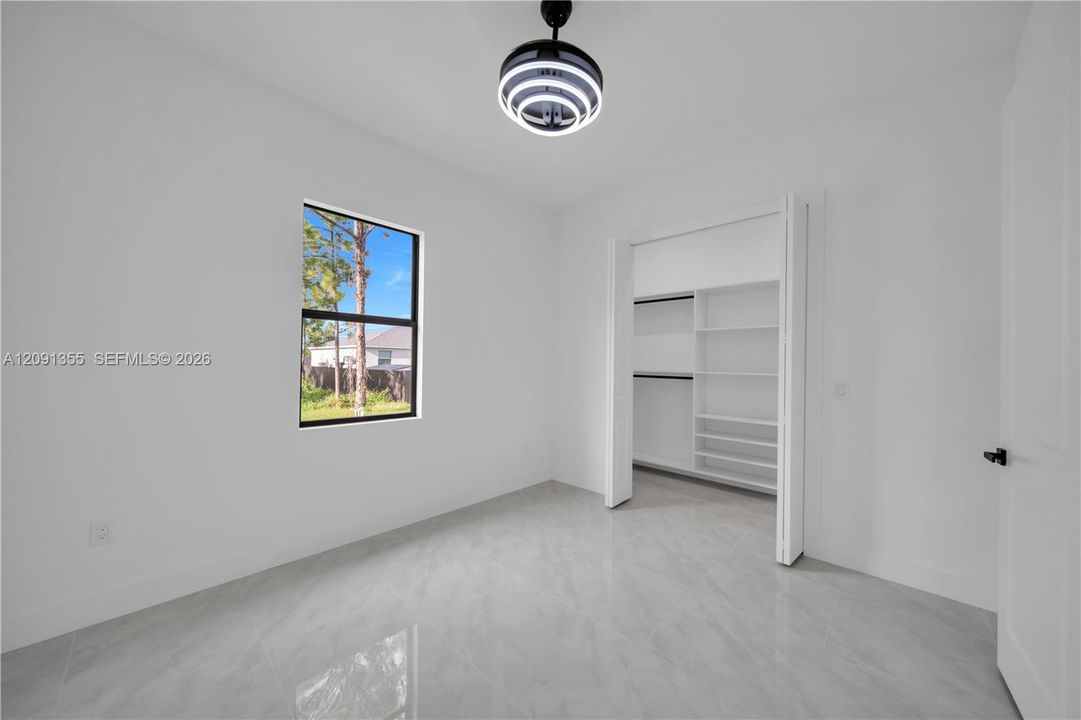 На продажу: $355,000 (3 спален, 2 ванн, 0 Квадратных фут)