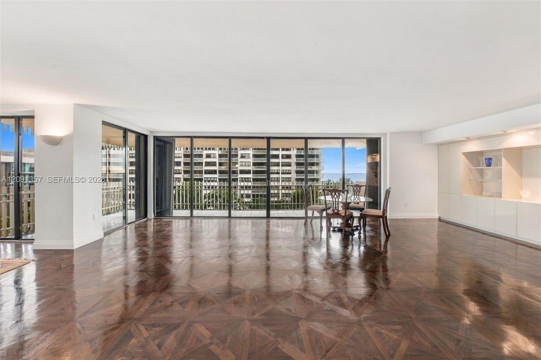 En Venta: $2,327,000 (3 camas, 2 baños, 2614 Pies cuadrados)