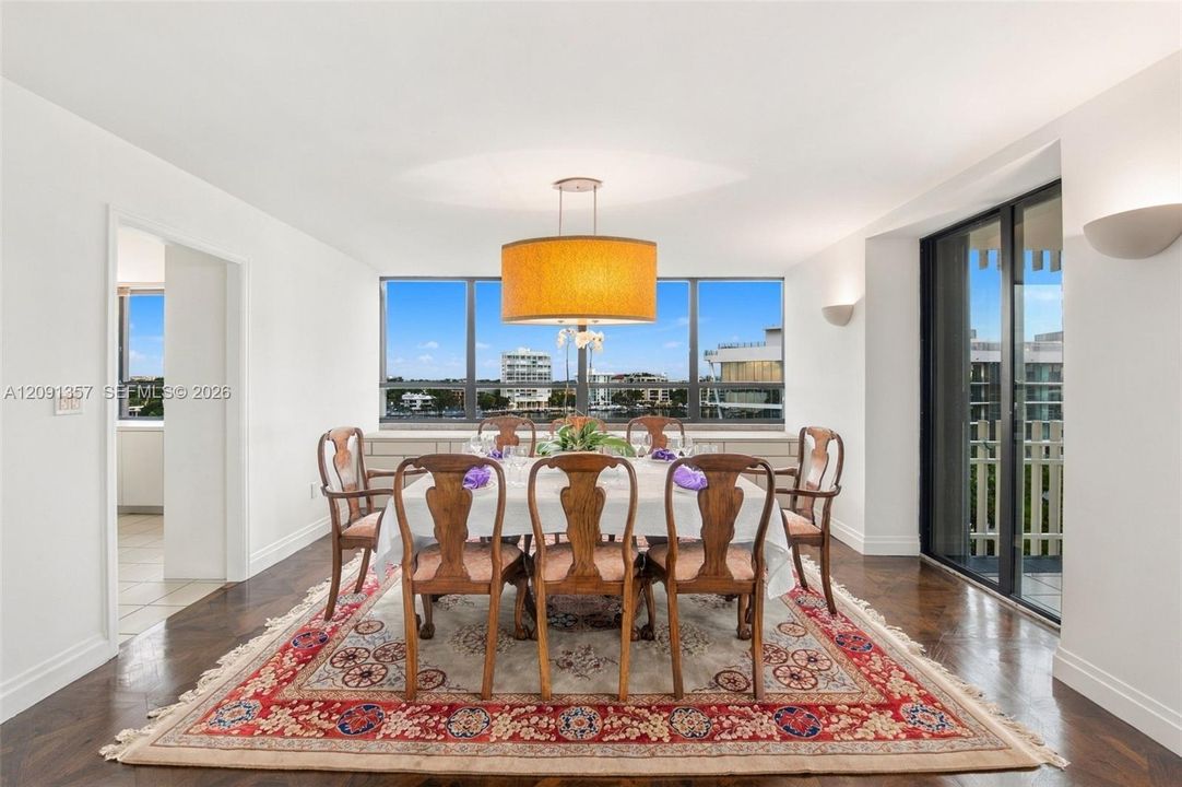 En Venta: $2,327,000 (3 camas, 2 baños, 2614 Pies cuadrados)
