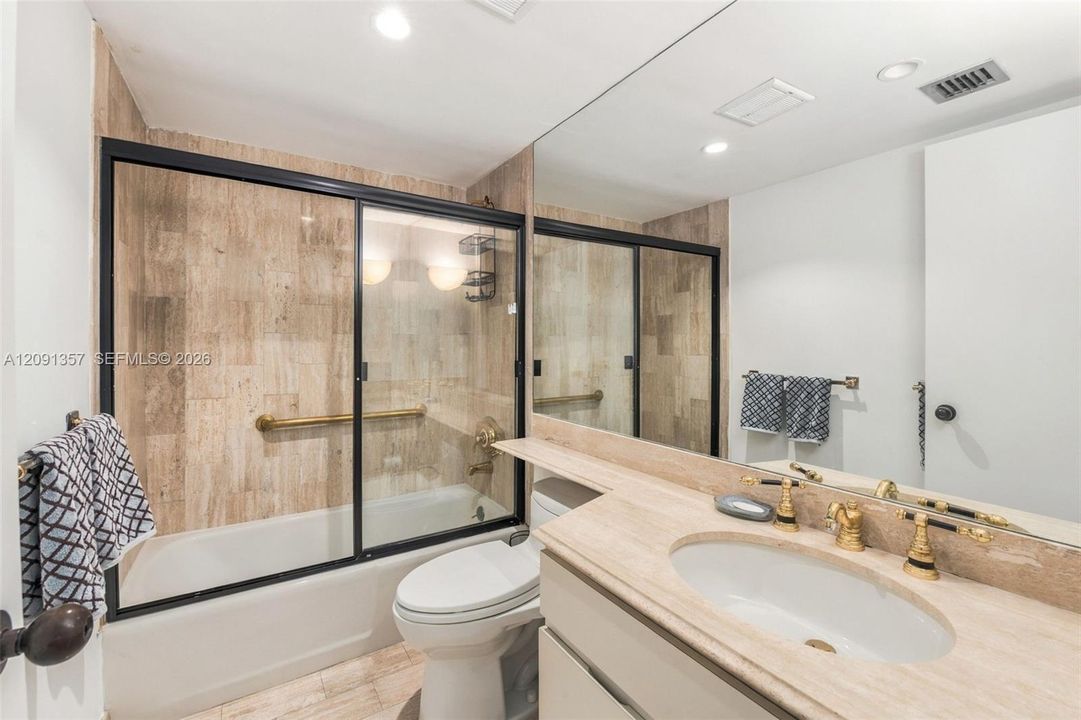 En Venta: $2,327,000 (3 camas, 2 baños, 2614 Pies cuadrados)