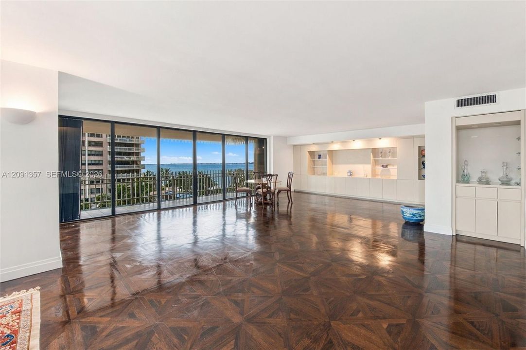 En Venta: $2,327,000 (3 camas, 2 baños, 2614 Pies cuadrados)
