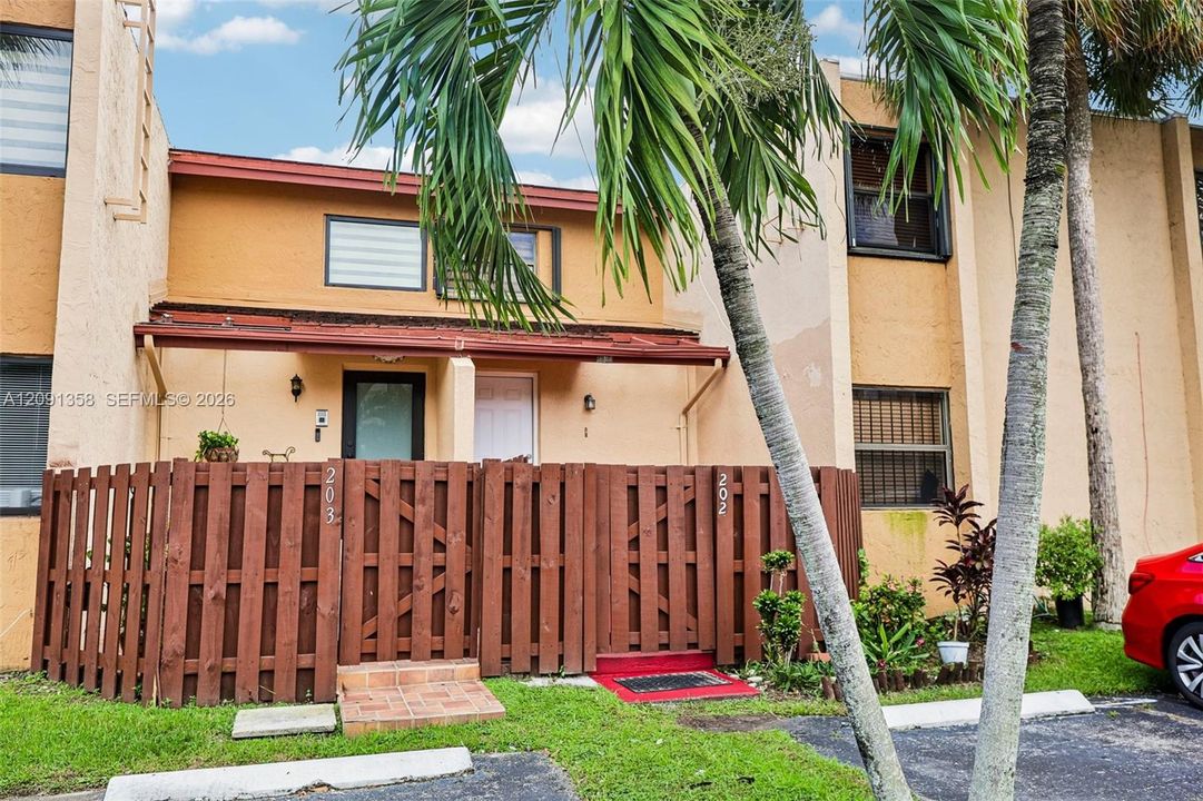 For Sale: $340,000 (3 beds, 2 baths, 1130 Square Feet)