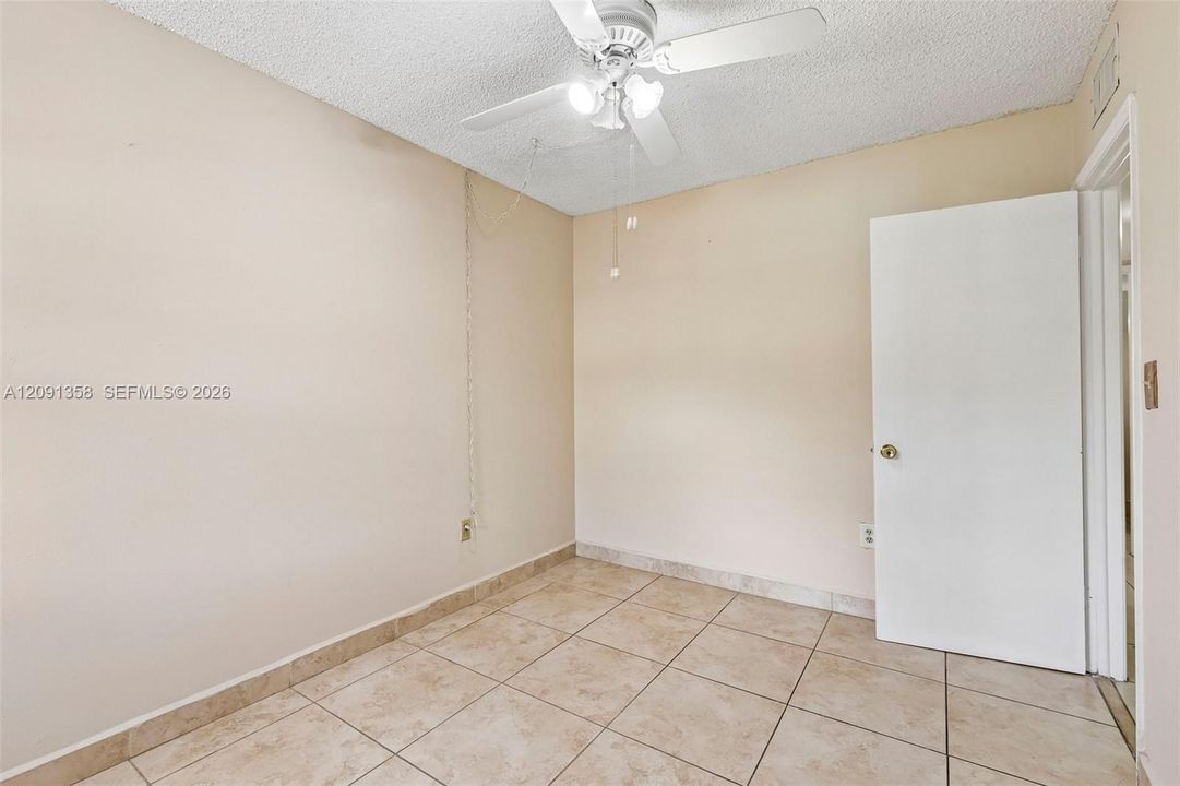 For Sale: $340,000 (3 beds, 2 baths, 1130 Square Feet)